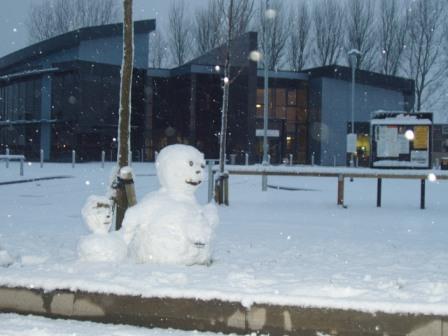 Canolfan  Centre Gorseinon in the Snow